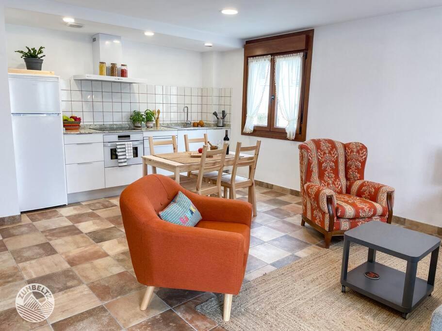 Casa Zunbeltz De 3 Habitaciones En Plena Montana Lezáun エクステリア 写真